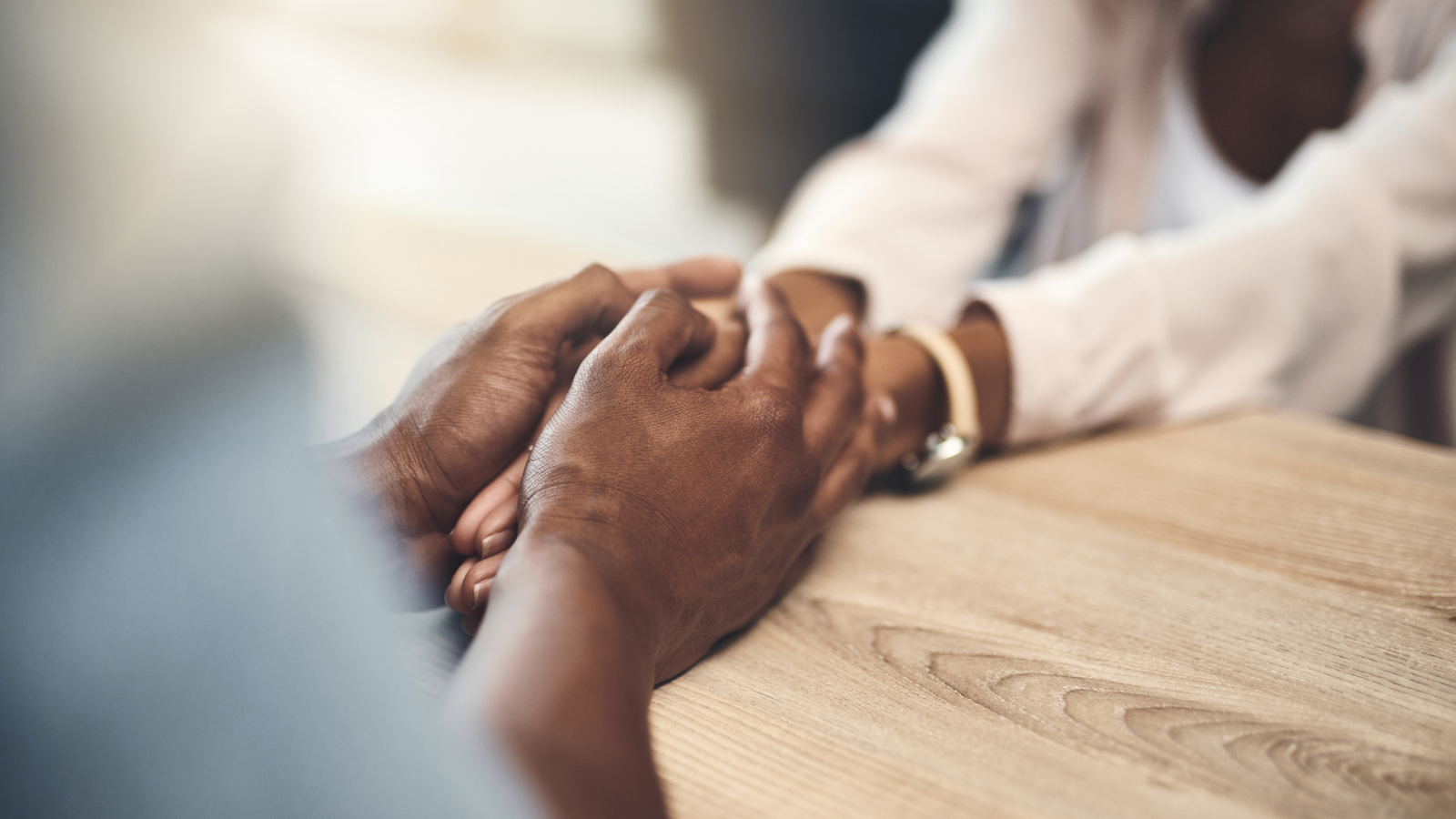End-to-end facilitation for clinical hardware procurement
